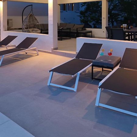 1 Bedroom Awesome Apartment In Kampor Εξωτερικό φωτογραφία