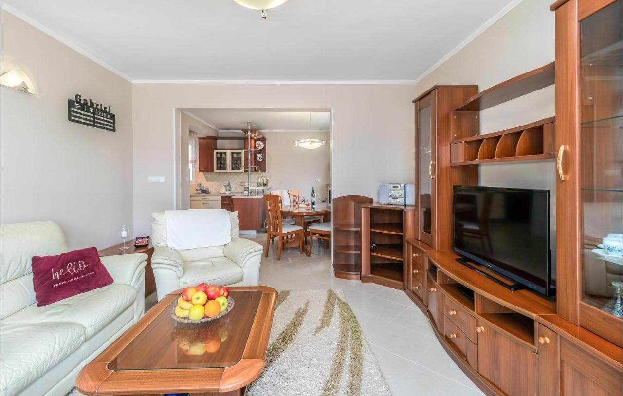 1 Bedroom Awesome Apartment In Kampor Εξωτερικό φωτογραφία