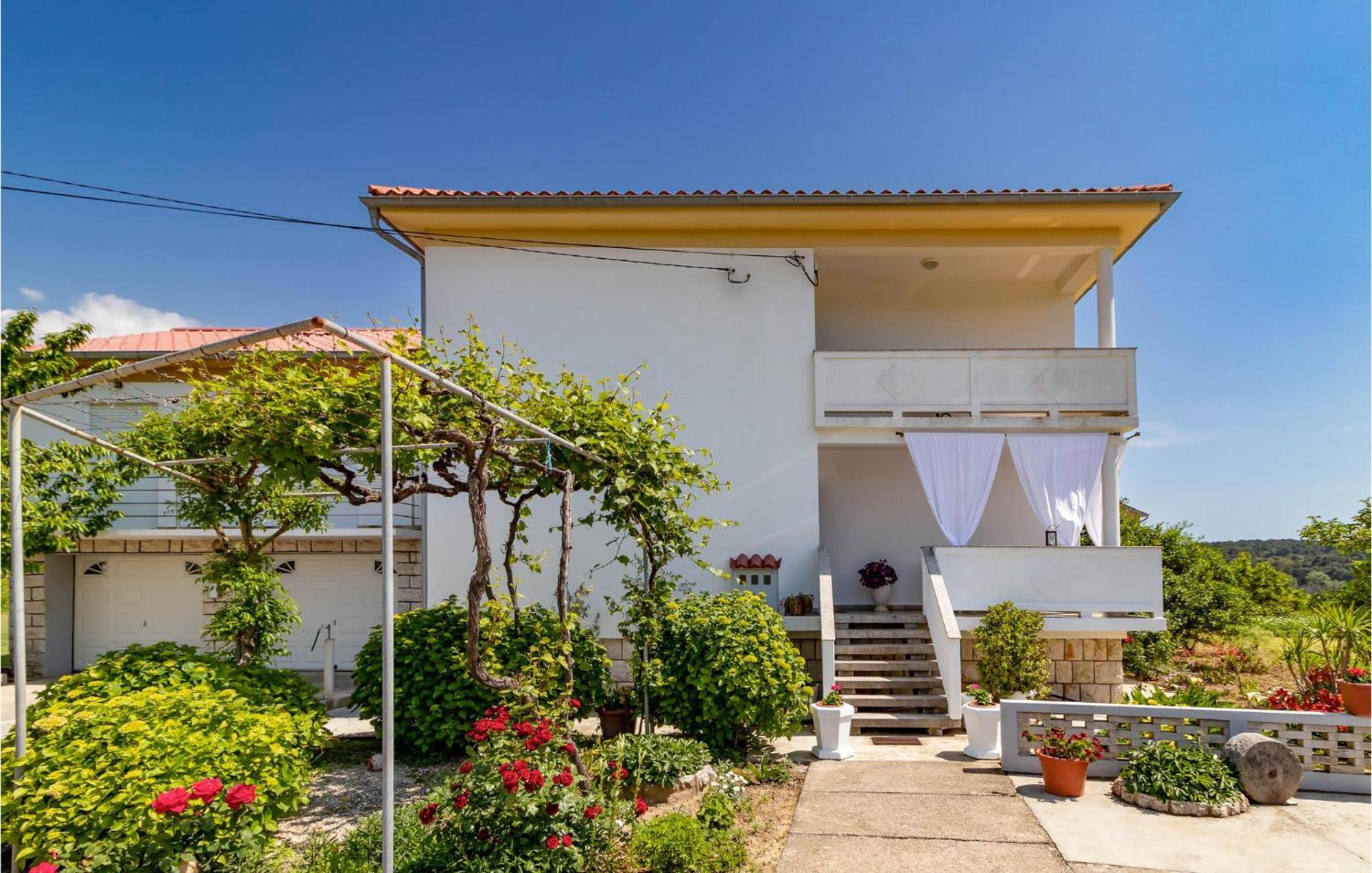 1 Bedroom Awesome Apartment In Kampor Εξωτερικό φωτογραφία